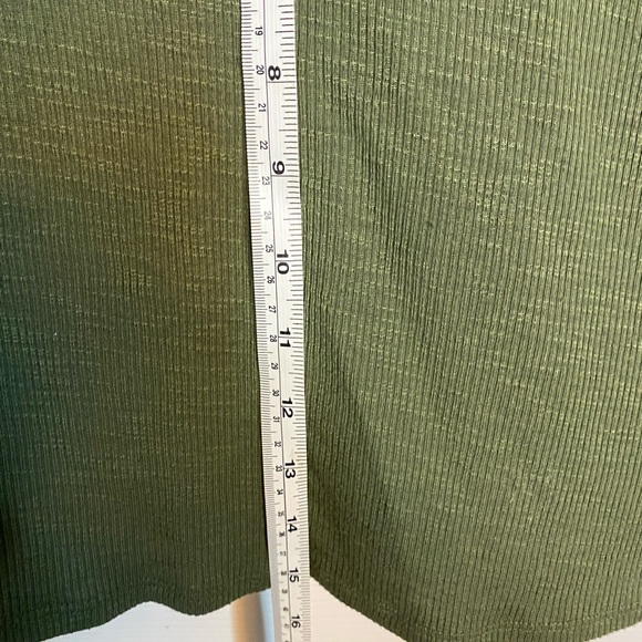 Olive Green Reversible Top. - Picture 4 of 6